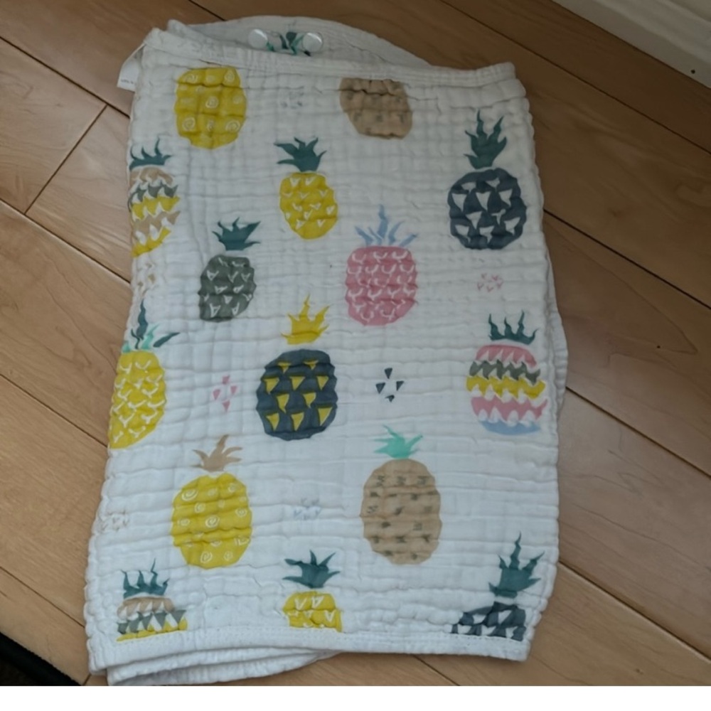 ☀️SUMMER CLEARANCE ITEM☀️ 
NEW Pineapple Burp Cloth XL